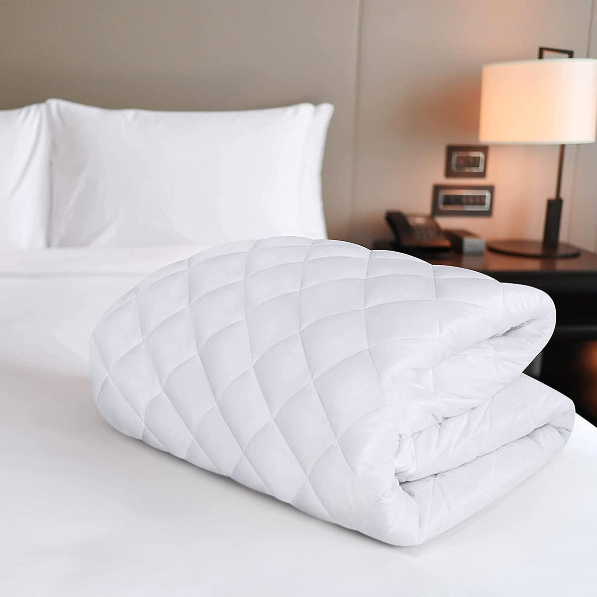 Quilted Waterproof Mattress Protector Double with Extra Deep Fitted Sheet Protects against anti Allergy Perfect Breathable Mattress Bed Protectors & Toppers Pad Cover (137 X 190 + 40Cm)